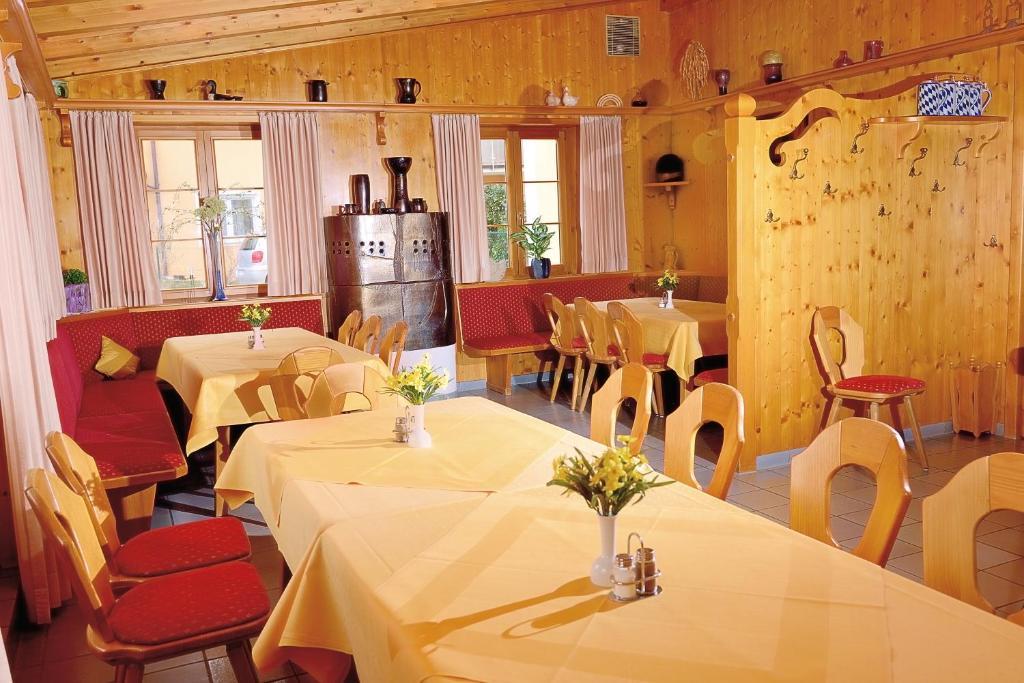 Hotel Gasthof Stocker Obertraubling Екстериор снимка