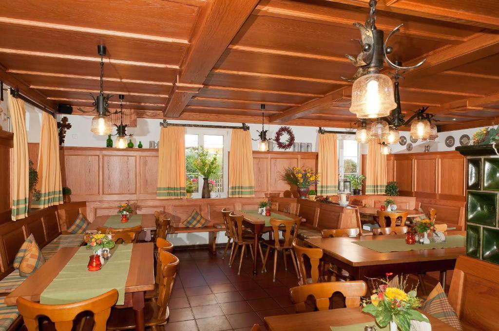 Hotel Gasthof Stocker Obertraubling Екстериор снимка