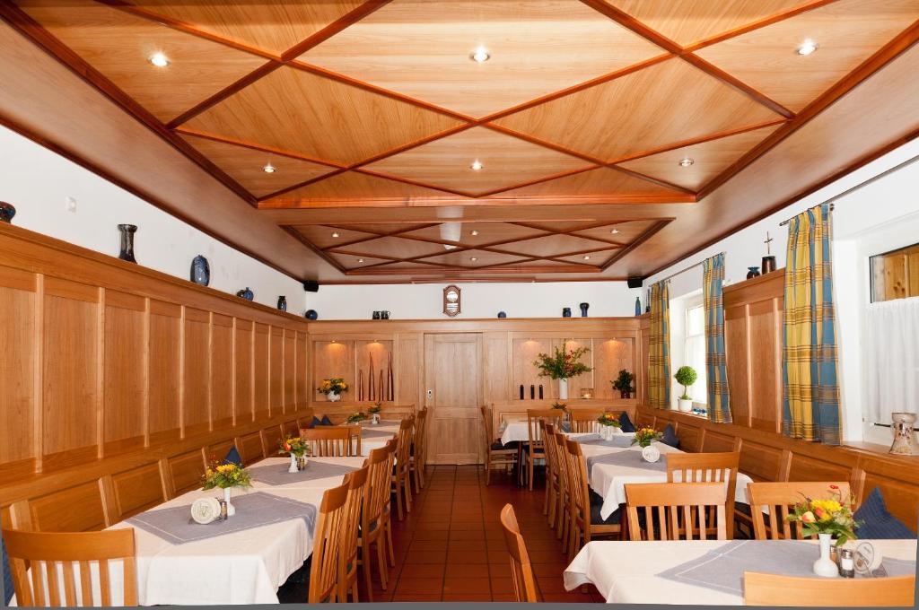Hotel Gasthof Stocker Obertraubling Екстериор снимка